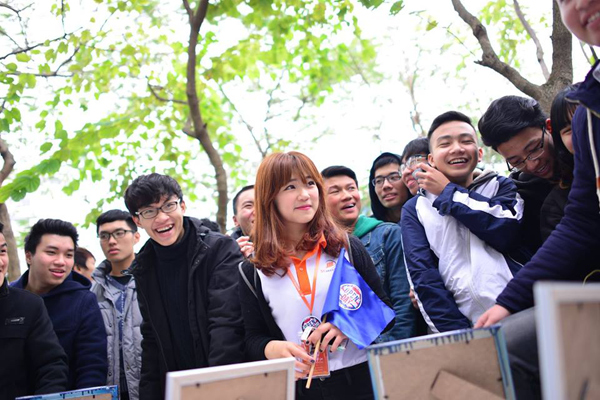 NHỮNG THUẬN LỢI VÀ KHÓ KHĂN CỦA NGHỀ HƯỚNG DẪN VIÊN DU LỊCH